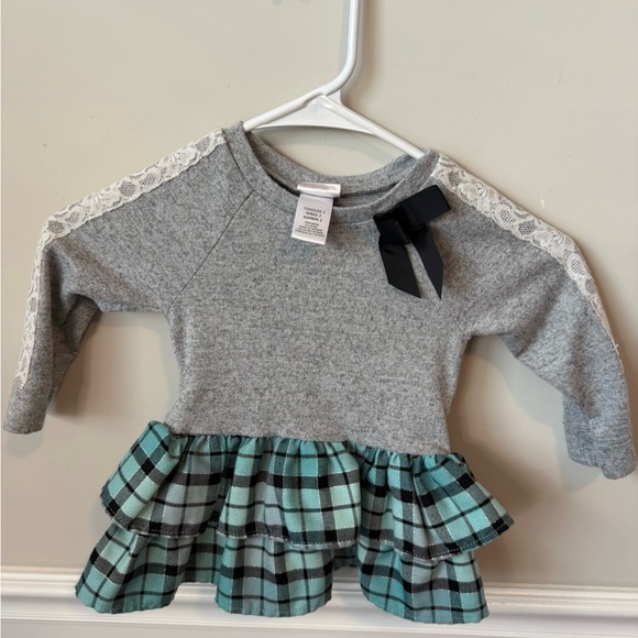 Gray and Green Plaid girls Top size 2T - Picture 1 of 3